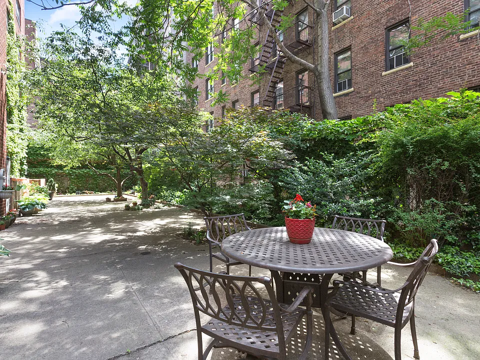 60 W 13th St #10D
