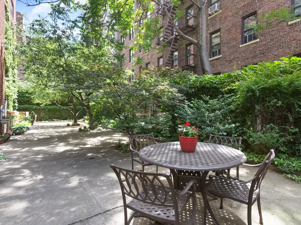 60 West 13th Street image 8 of 8