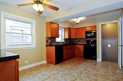 4th image of 10640 S Emerald Ave