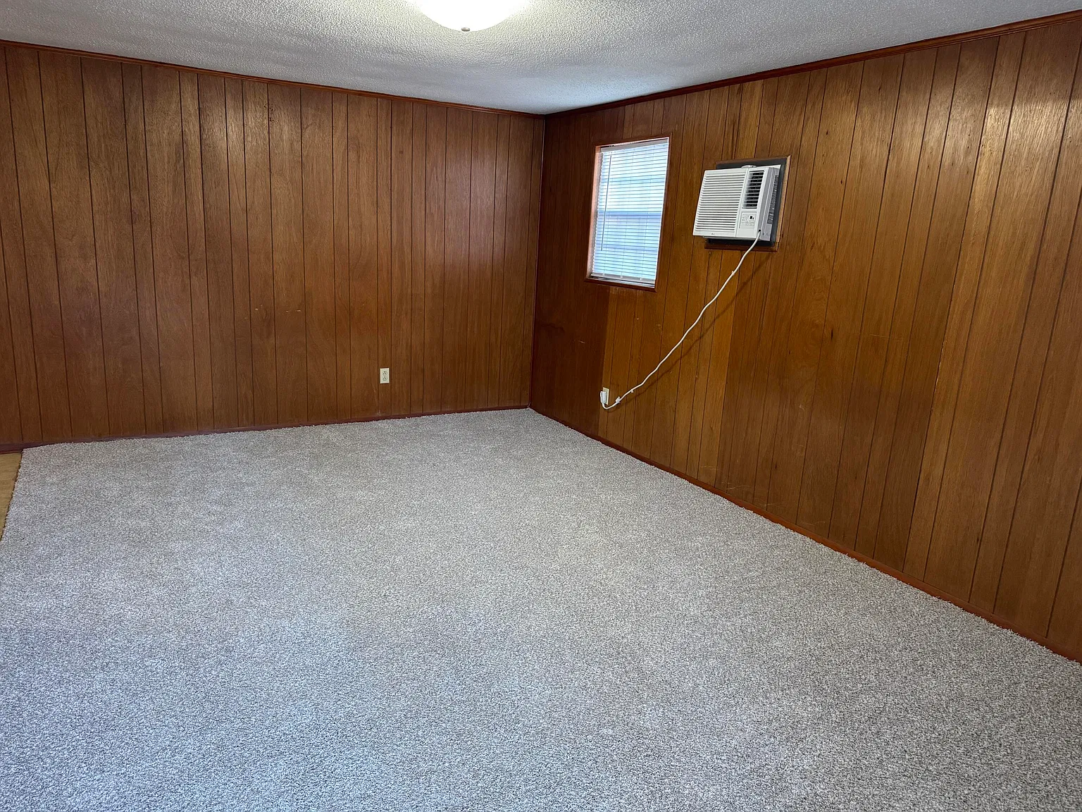 70 Franks Ct — Photo 3