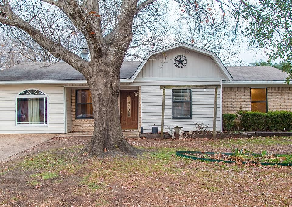 1st image of 2101 Navarro Dr