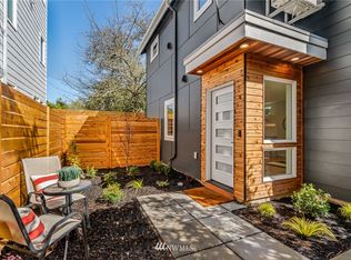 3220 C 60th Ave SW, Seattle, WA 98116