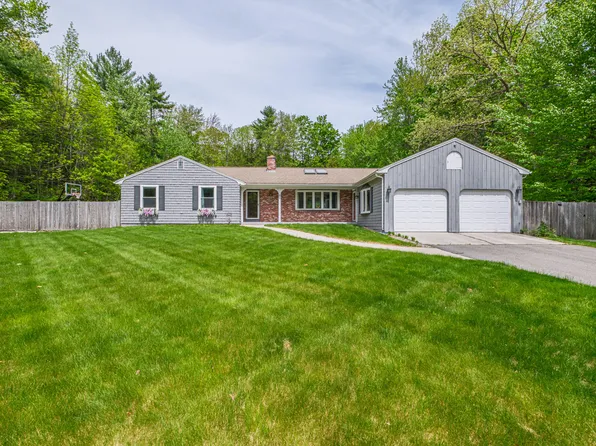 11 Brookside Drive, Falmouth, ME 04105