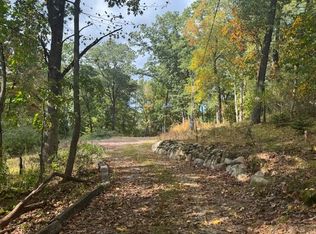 20692 Hidden Lake Dr, Chelsea, MI 48118