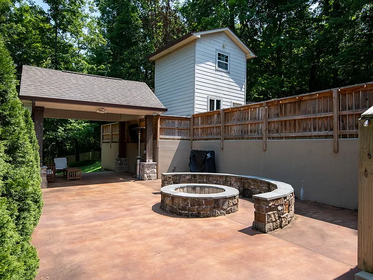 4036 Creekside Dr — Photo 38