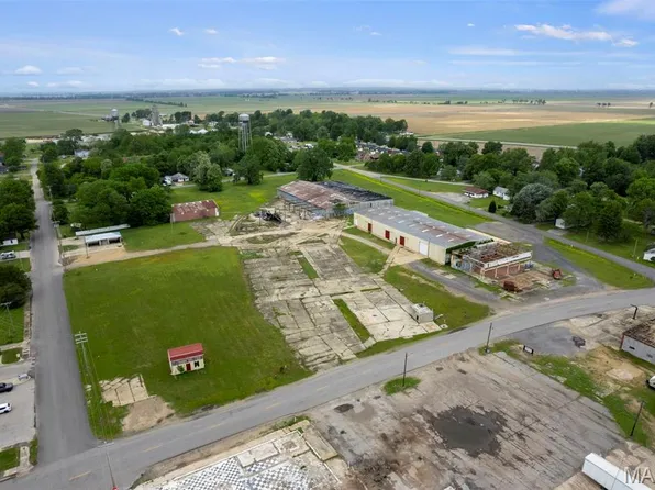 110 N Main St, Gideon, MO 63848