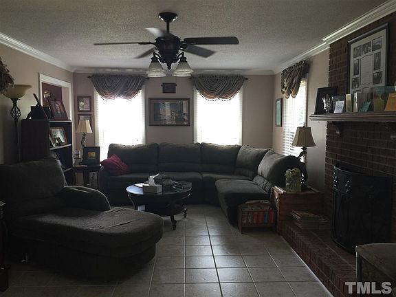 4th image of 26 Brookwood Dr