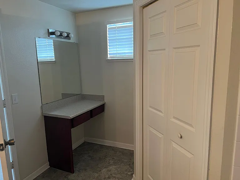 2801 Chancellorsville Dr #138 — Photo 11