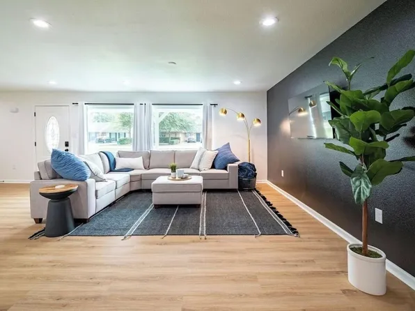 10058 Timberoak Dr #Id1285757p, Houston, TX 77080