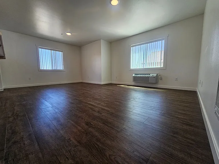 2249 N Airport Rd — Photo 14