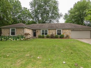 402 E Village Dr, Carmel, IN 46032