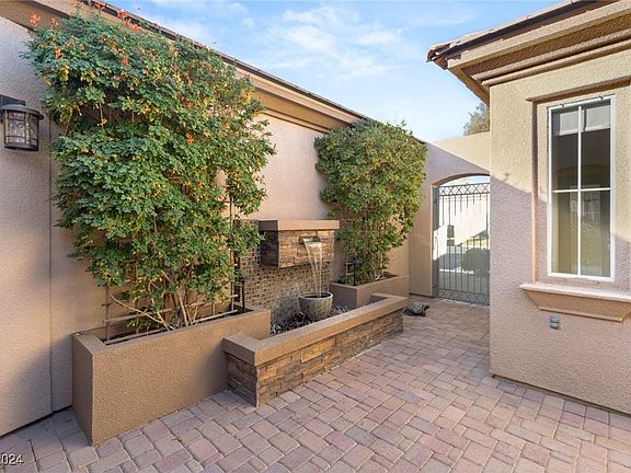 3rd image of 10823 Meadow Garden Ct