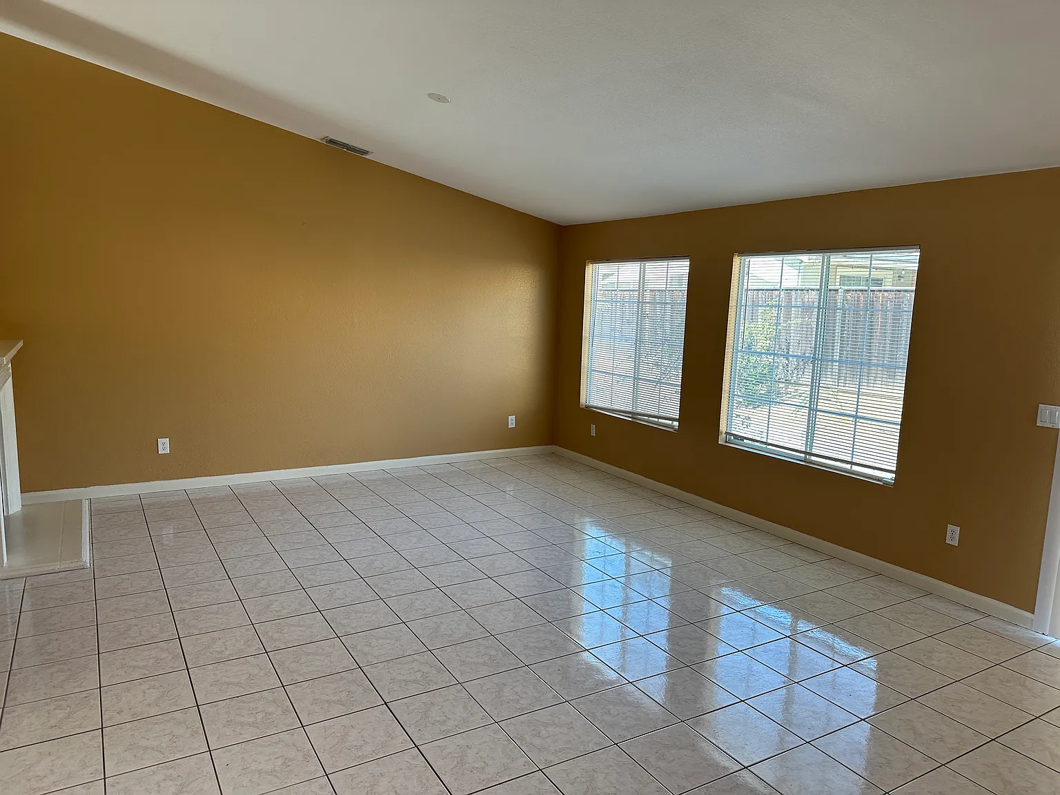 3 bed, 1634 sqft, $3,300 — Photo 4