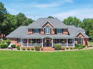 138 Horseshoe Dr, Freeport, PA 16229