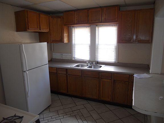 5th image of 407 Albert Ave