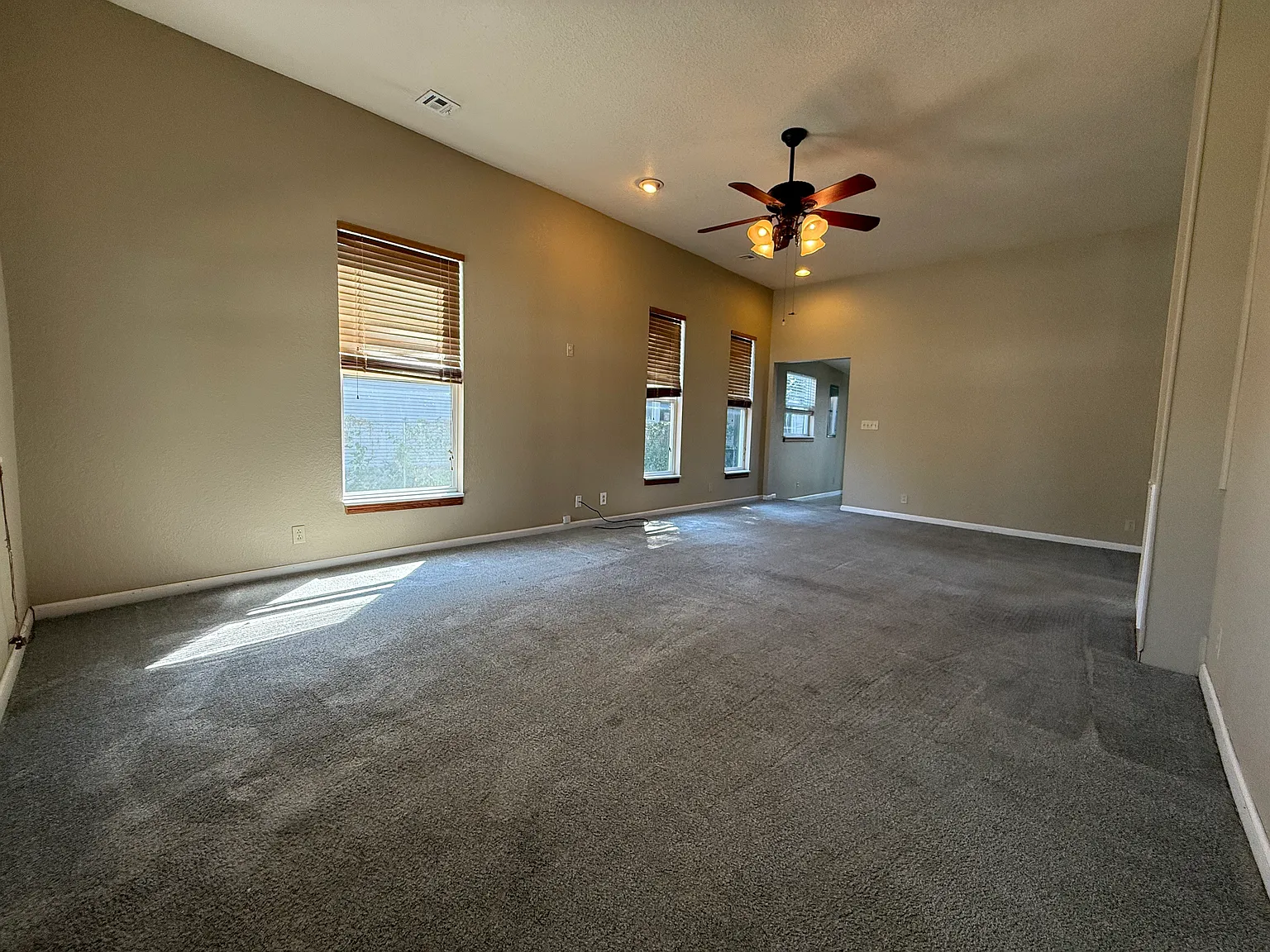 2 bed, 1129 sqft, $1,150 — Photo 4