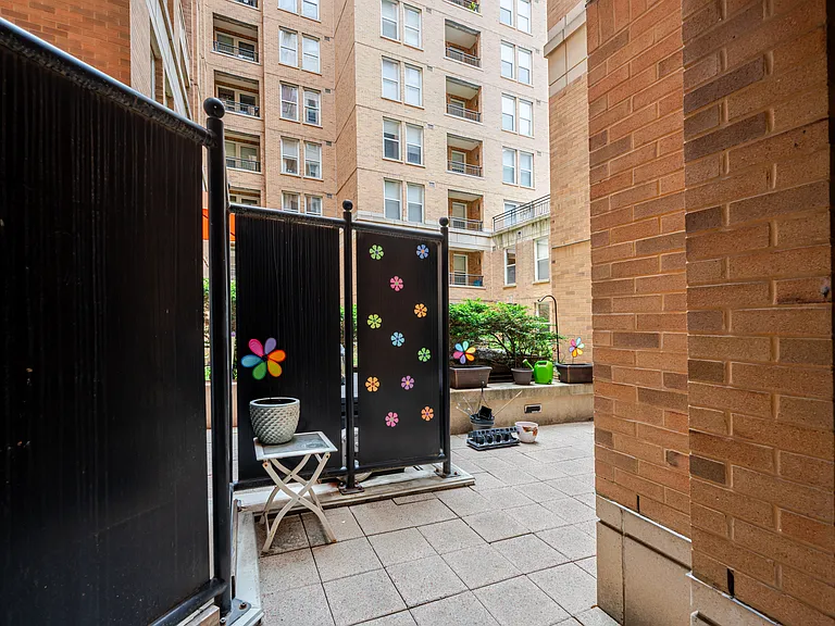 915 E St NW #317 — Photo 23
