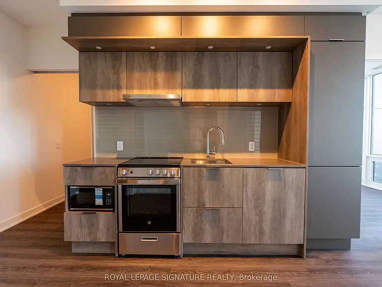 448 Burnhamthorpe Rd W #612 — Photo 5