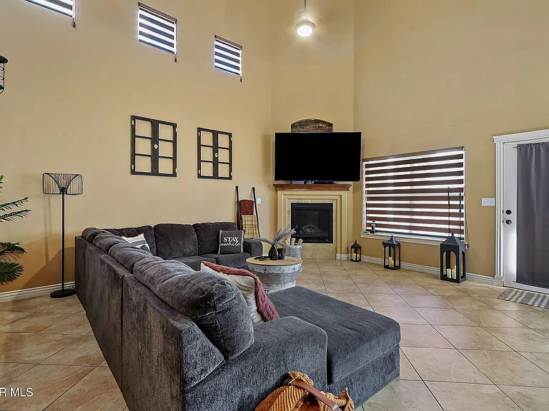 11608 Saint Thomas Way — Photo 5