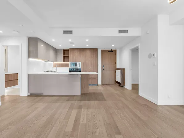 6811 Pearson Way #313, Richmond, BC V7C 0E7