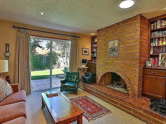2617 Birchtree Ln — Photo 12