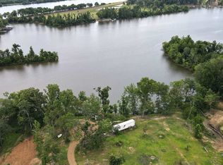 22 Toms Creek Lake Rd, Linden, TN 37096