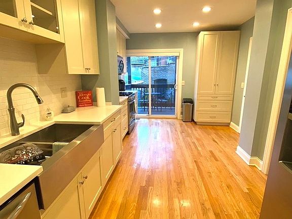 3rd image of 845 W Newport Ave #1