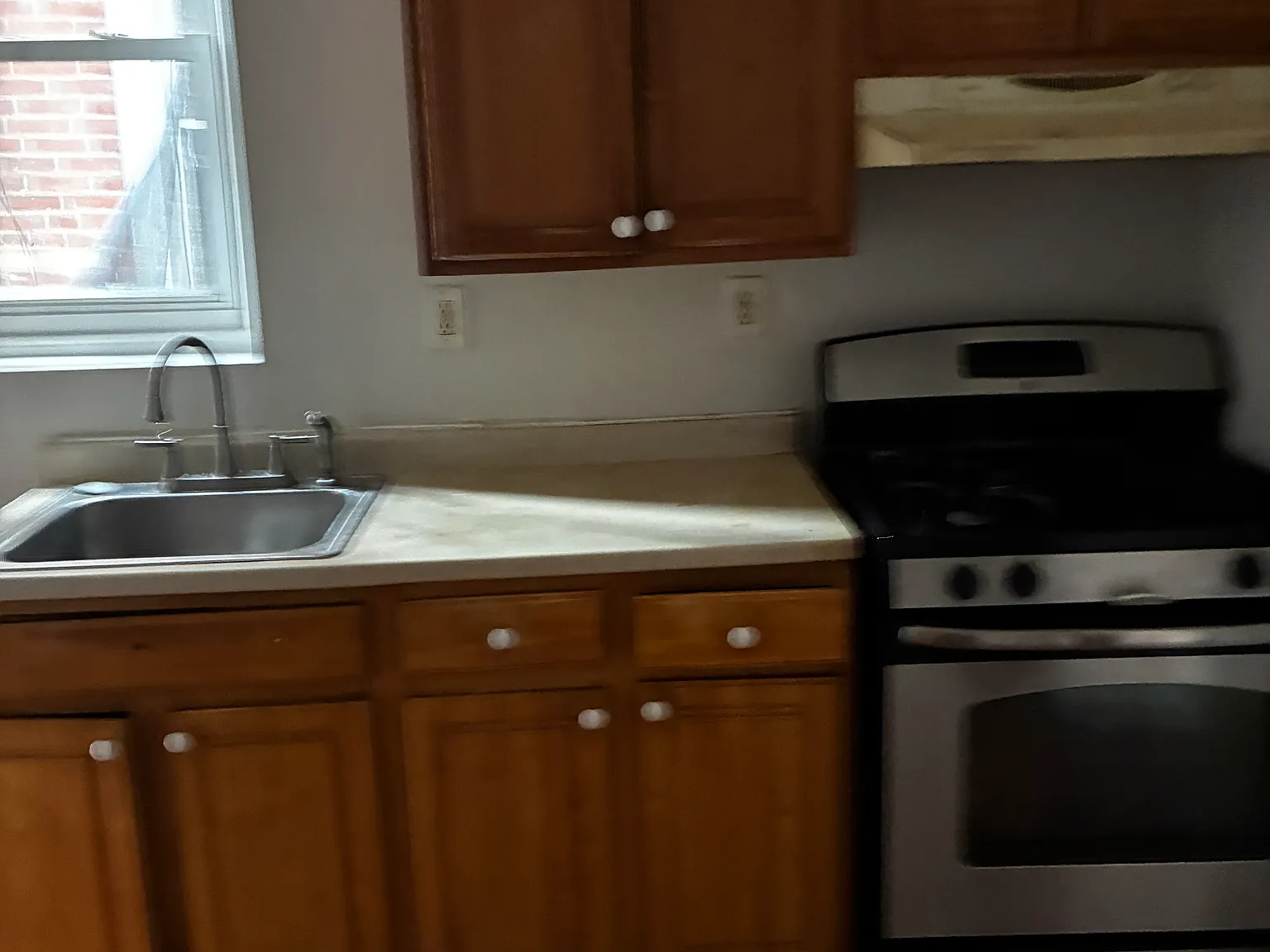 5 bed, 1620 sqft, $2,300 — Photo 2