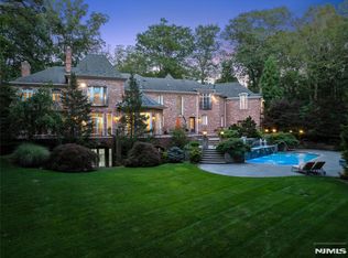 47 Fox Hedge Rd, Saddle River, NJ 07458
