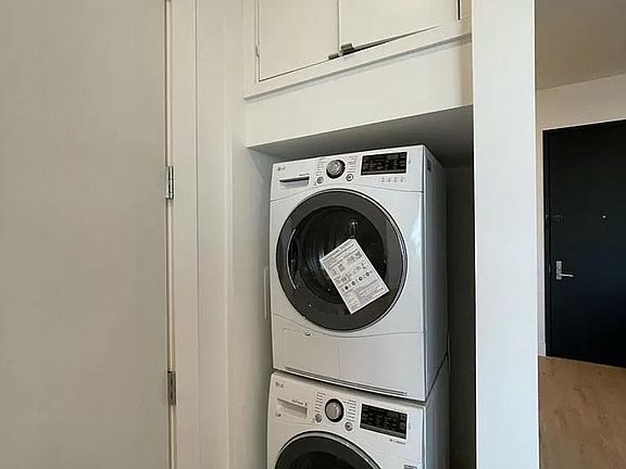 5th image of 726 Park Ave #2H
