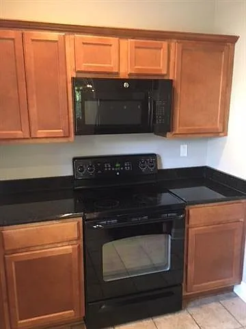 817 Coffee St — Photo 6