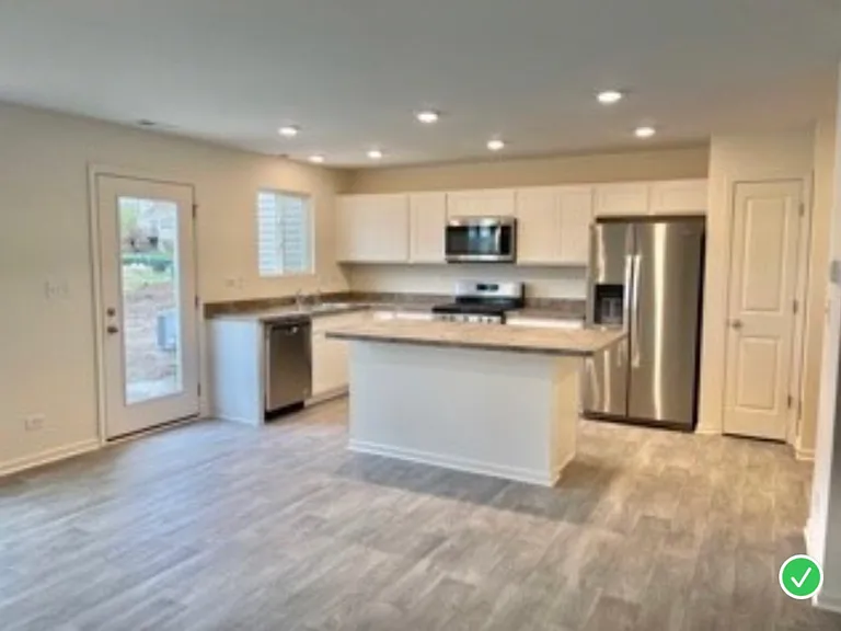 1137 Amber Dr — Photo 16