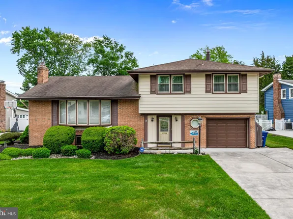 127 Brentwood Dr, Mount Laurel, NJ 08054