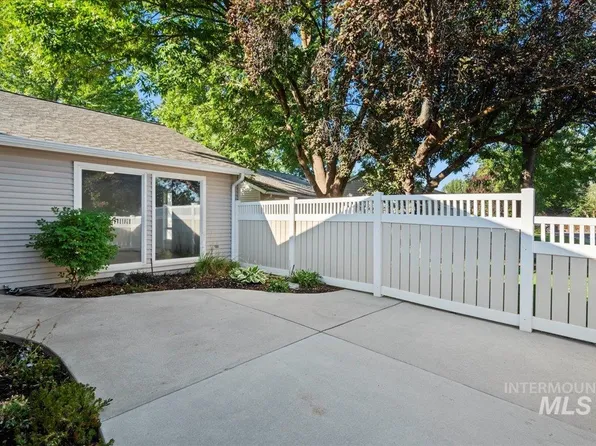 9757 W Woodchuck Ln, Boise, ID 83704