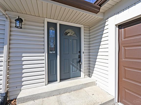 3rd image of 7597 Whitehall Cir W