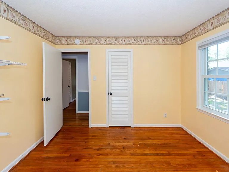 109 Runnymede Ln — Photo 21