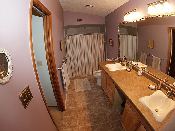 5th image of 3141 Lake Valencia Ln E