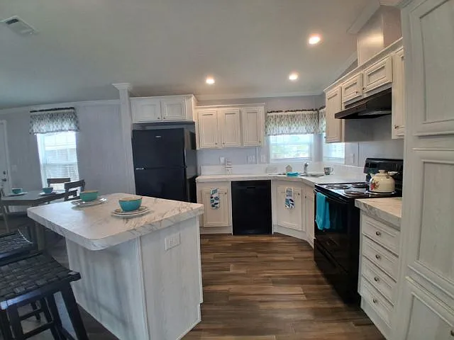 2 bed, 2.0 bath, 1120 sqft, $2,050 — Photo 2