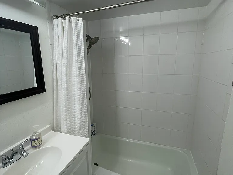 2830 N Burling St — Photo 11