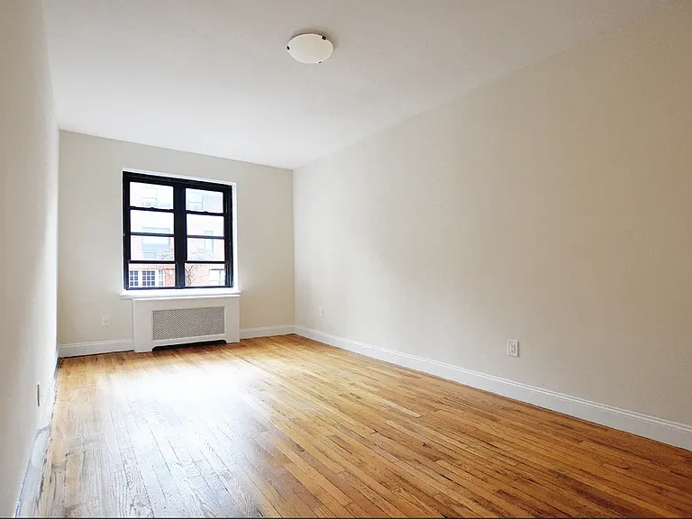 312 W 23rd St #4U — Photo 5