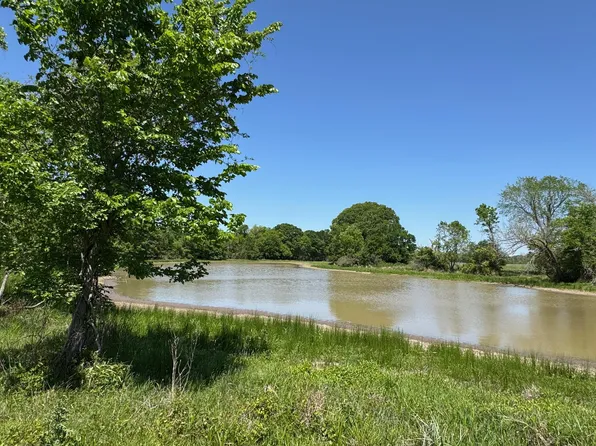 3817 Fm 154, Muldoon, TX 78949