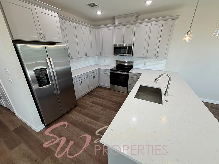 577 Galt Dr — Photo 7