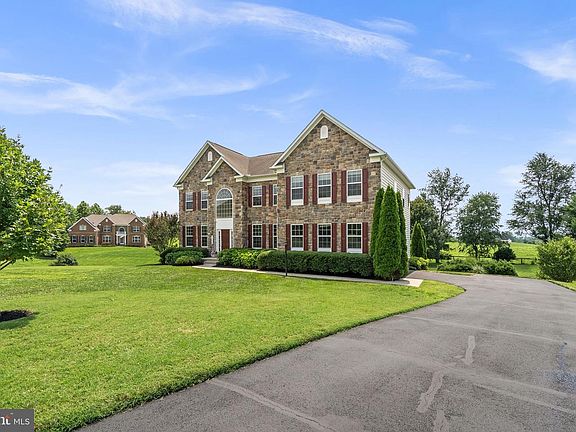 2nd image of 2826 Bridalwreath Ct