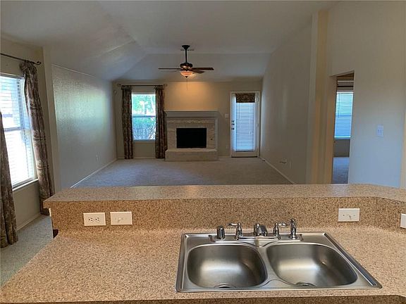 4th image of 617 Newmarket Ct