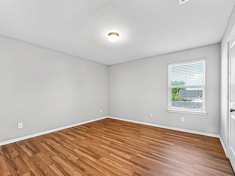 1326 Seagler Pond Ln — Photo 40