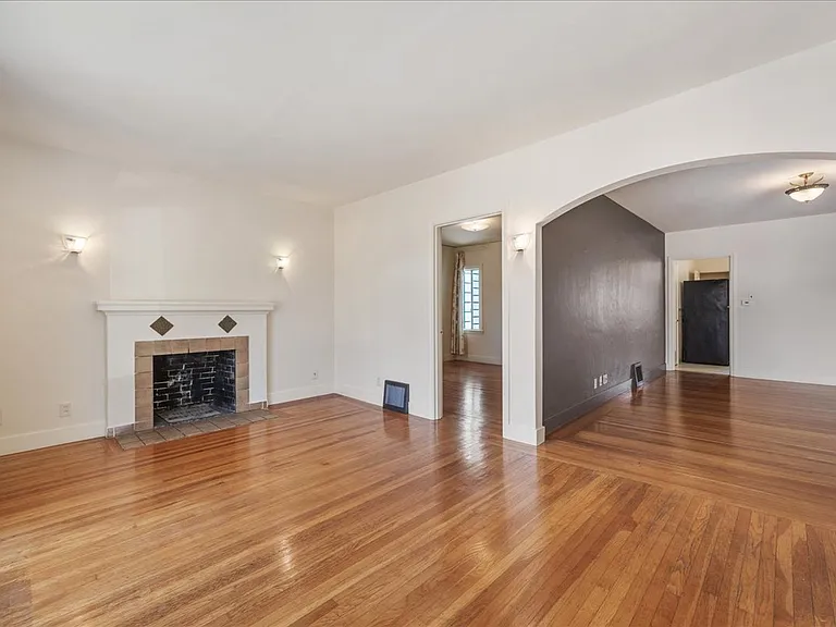 276 East Ave — Photo 4