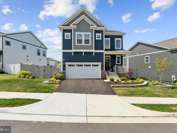 3888 Hillview Ct, Alexandria, VA 22310