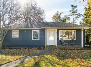 934 E Garden St, Dekalb, IL 60115