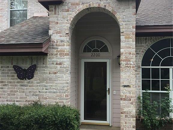 3rd image of 2200 Newcastle Ln