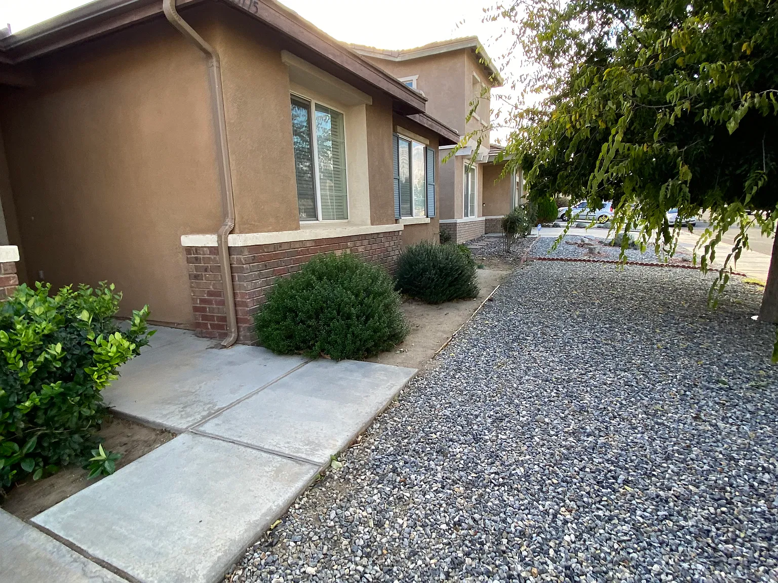 3 bed, 1970 sqft, $2,400 — Photo 2